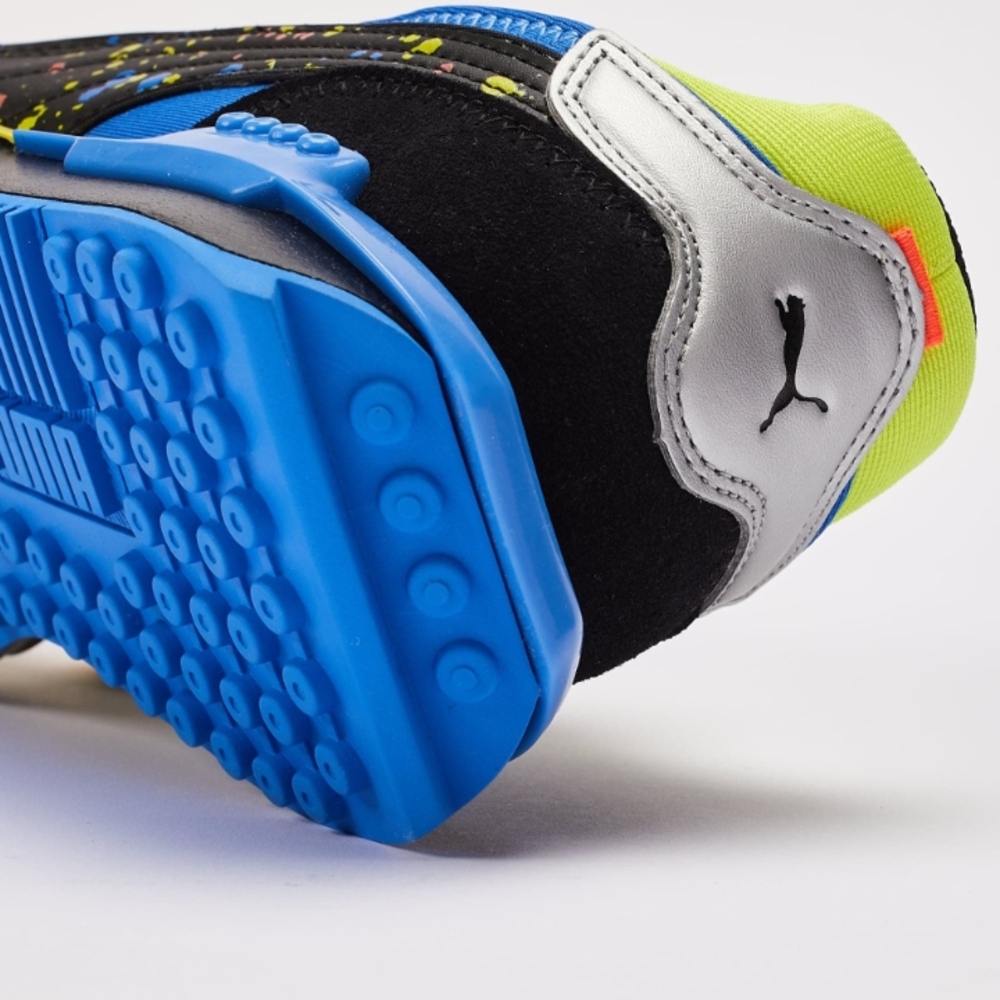 Puma Black and Blue Sneakers Modern Athletic Design